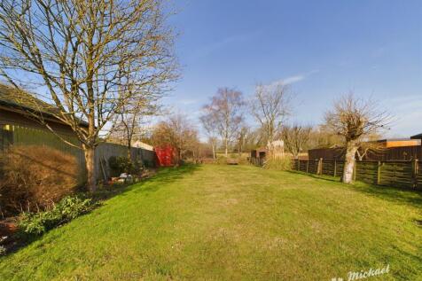 CAM02773G0-PR0251-STILL007