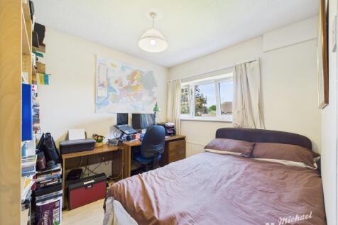 CAM02773G0-PR0296-STILL003