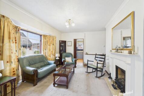 CAM02773G0-PR0327-STILL006