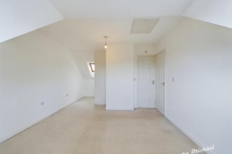 CAM02773G0-PR0152-STILL014