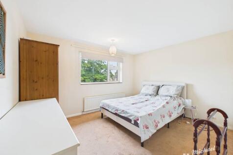 CAM02773G0-PR0348-STILL004-thumbnail-h750-70