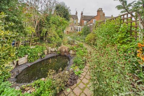 CAM02773G0-PR0361-STILL013-thumbnail-h750-70