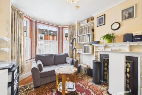 CAM02773G0-PR0361-STILL001-thumbnail-h750-70