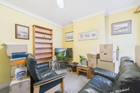 CAM02773G0-PR0361-STILL002-thumbnail-h750-70