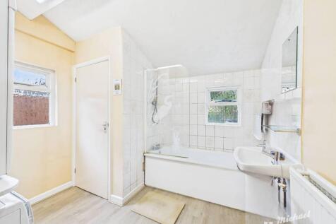 CAM02773G0-PR0361-STILL005-thumbnail-h750-70