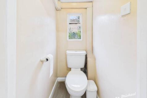 CAM02773G0-PR0361-STILL007-thumbnail-h750-70