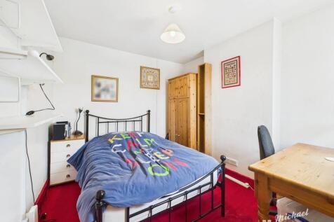 CAM02773G0-PR0361-STILL019-thumbnail-h750-70