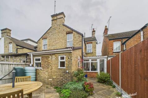 CAM02773G0-PR0361-STILL012-thumbnail-h750-70