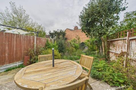 CAM02773G0-PR0361-STILL010-thumbnail-h750-70