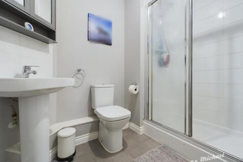 CAM02773G0-PR0236-STILL004