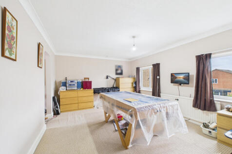 CAM02773G0-PR0365-STILL009