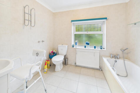 CAM02773G0-PR0365-STILL011