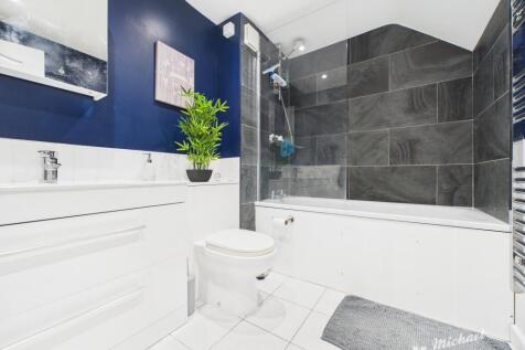 CAM02773G0-PR0373-STILL005