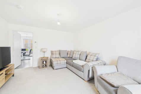 CAM02773G0-PR0369-STILL013