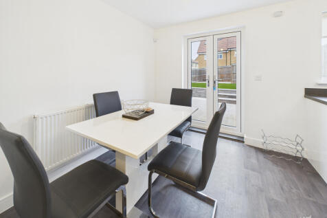 CAM02773G0-PR0369-STILL017