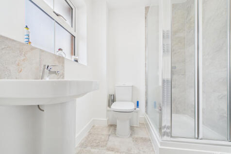 CAM02773G0-PR0369-STILL008