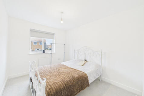 CAM02773G0-PR0369-STILL012