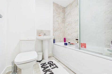 CAM02773G0-PR0369-STILL010