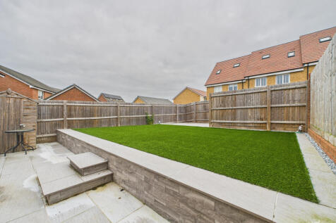 CAM02773G0-PR0369-STILL024