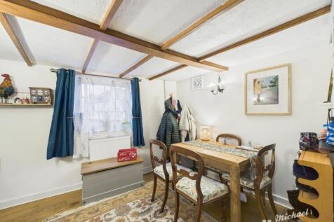 CAM02773G0-PR0378-STILL016