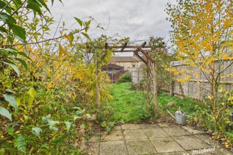 CAM02773G0-PR0376-STILL041