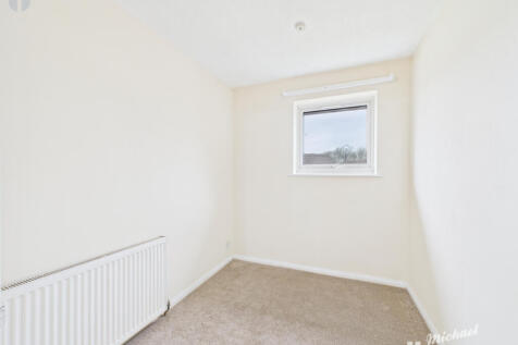 CAM02773G0-PR0381-STILL005