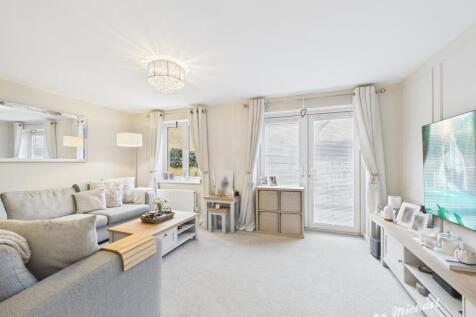 CAM02773G0-PR0368-STILL001