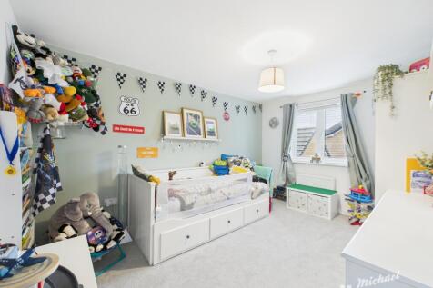 CAM02773G0-PR0368-STILL016