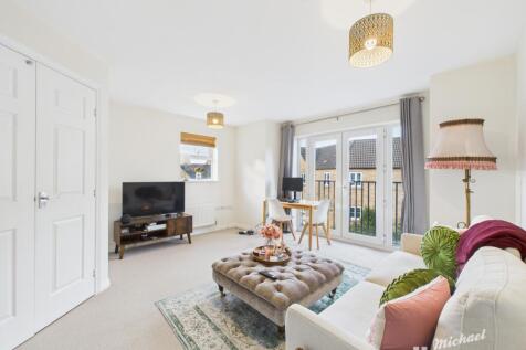 CAM02773G0-PR0383-STILL011