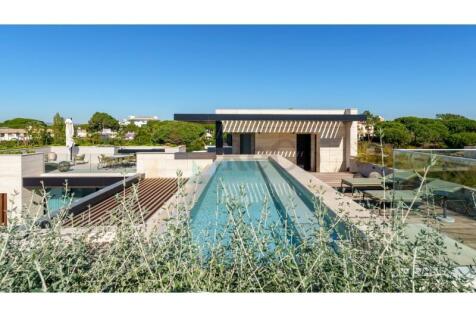 Rooftop pool