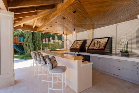 Outdoor Bar