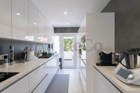 Kitchen 1
