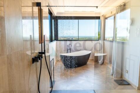 Primary ensuite bathroom