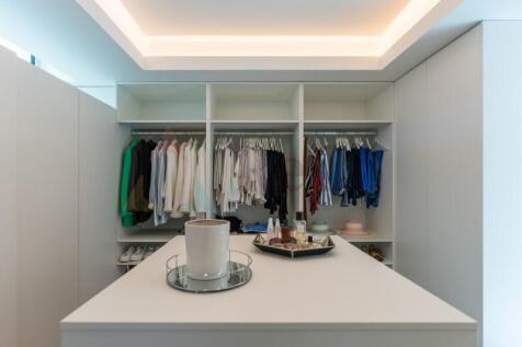 Walk in wardrobe