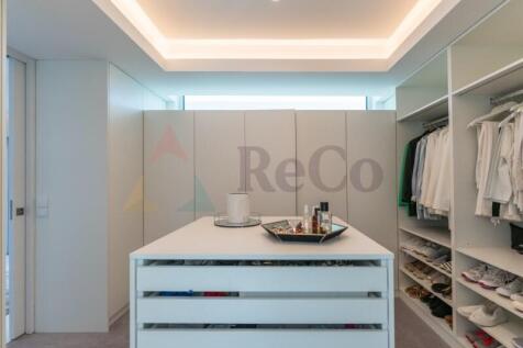 Walk in wardrobe