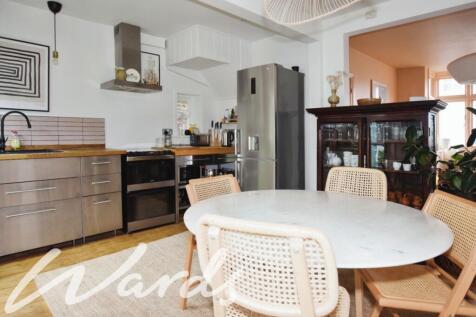 Kitchen/Dining Area