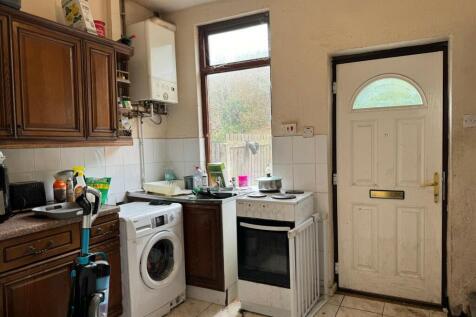 Kitchen T202406111107.jpg