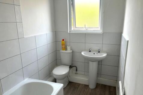 Bathroom T202505021303.jpg