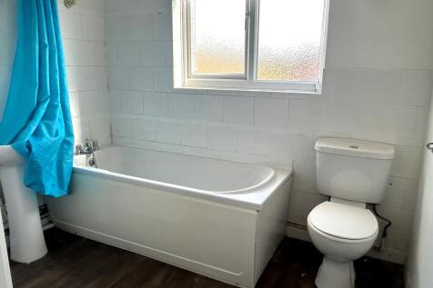 Bathroom T202504091338.jpg