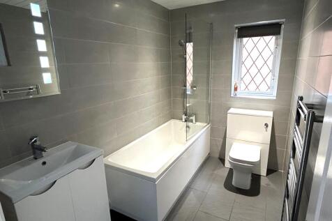 Bathroom T202508261014.jpg