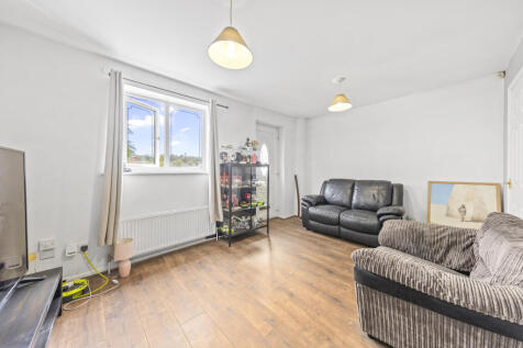 Living Room4 T202508261553.jpg