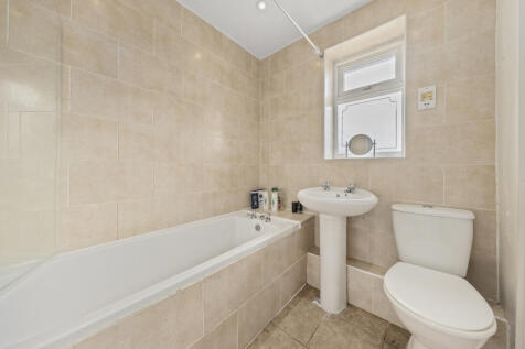 Bathroom T202508261554.jpg