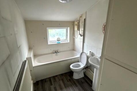 Bathroom T202407110947.jpg