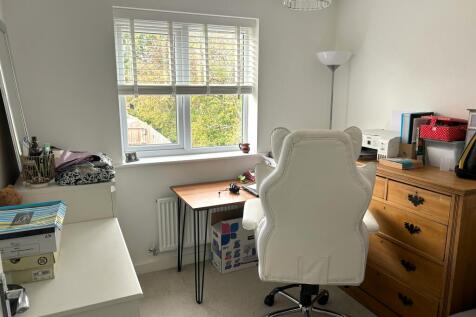 Office T202509300956.jpg