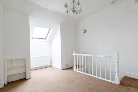 Bedroom 2 T202510131712.jpg