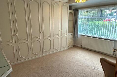 Bedroom 1 T202510280905.jpg