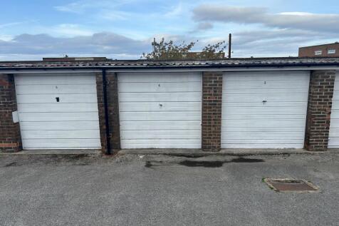 Garage T202511261624.jpg