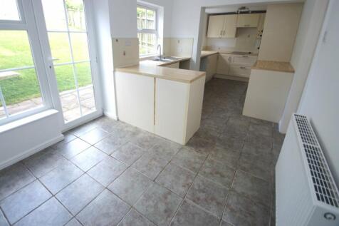 Kitchen/Dining Area