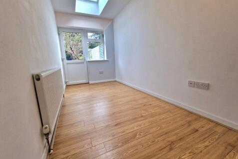 Bedroom/Playroom