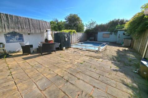 Rear Garden &amp; Pool
